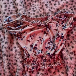 White flower print shirt